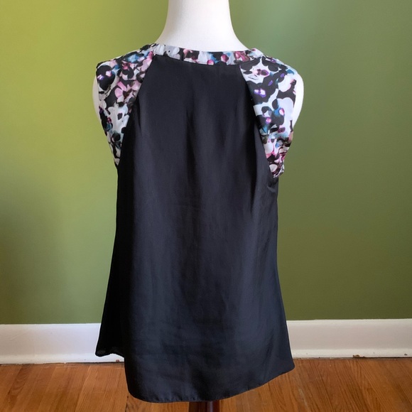 Charlie Jade flowy tank with neck detail - Picture 2 of 9